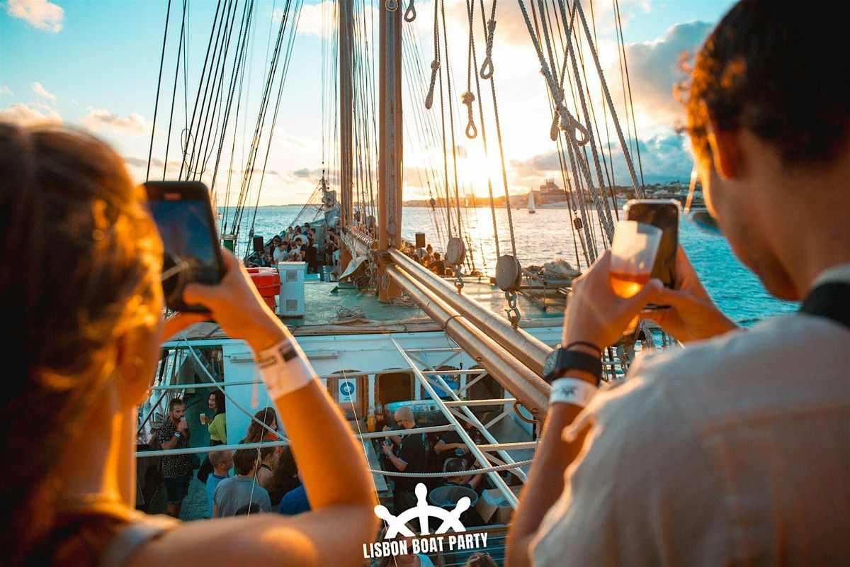 Lisbon Boat Party \/ Amazing sunset sailing tour