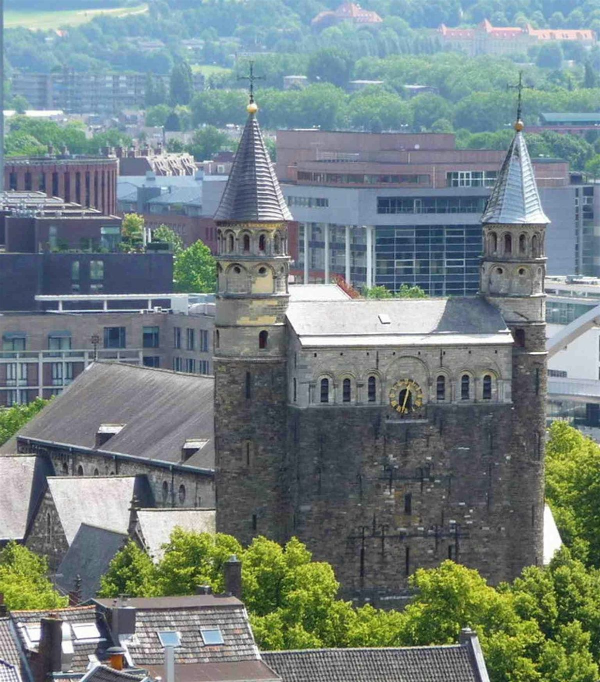 Maastricht Audio Tour: Sacred Stones and Stories of Maastricht-Centrum