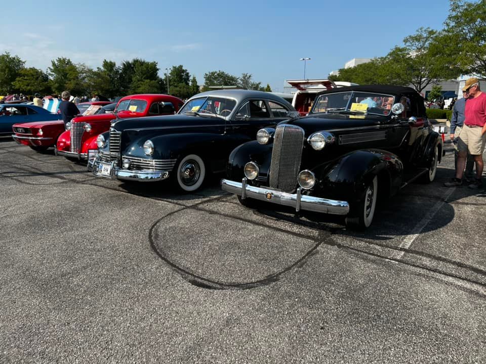 Indy Old motor cars and coffee 