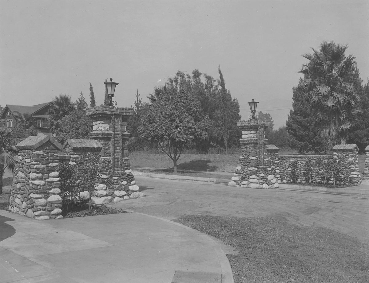 Exploring Pasadena on Foot: Arroyo Terrace & Prospect Park