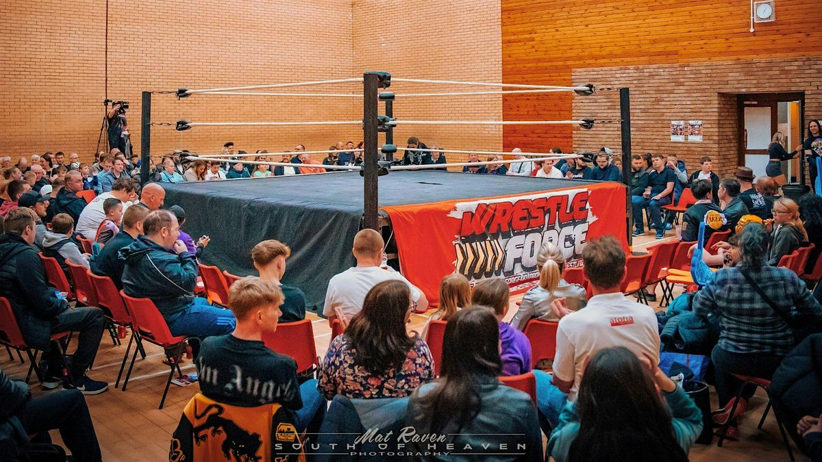 Live Wrestling in Collier Row \/ Romford!