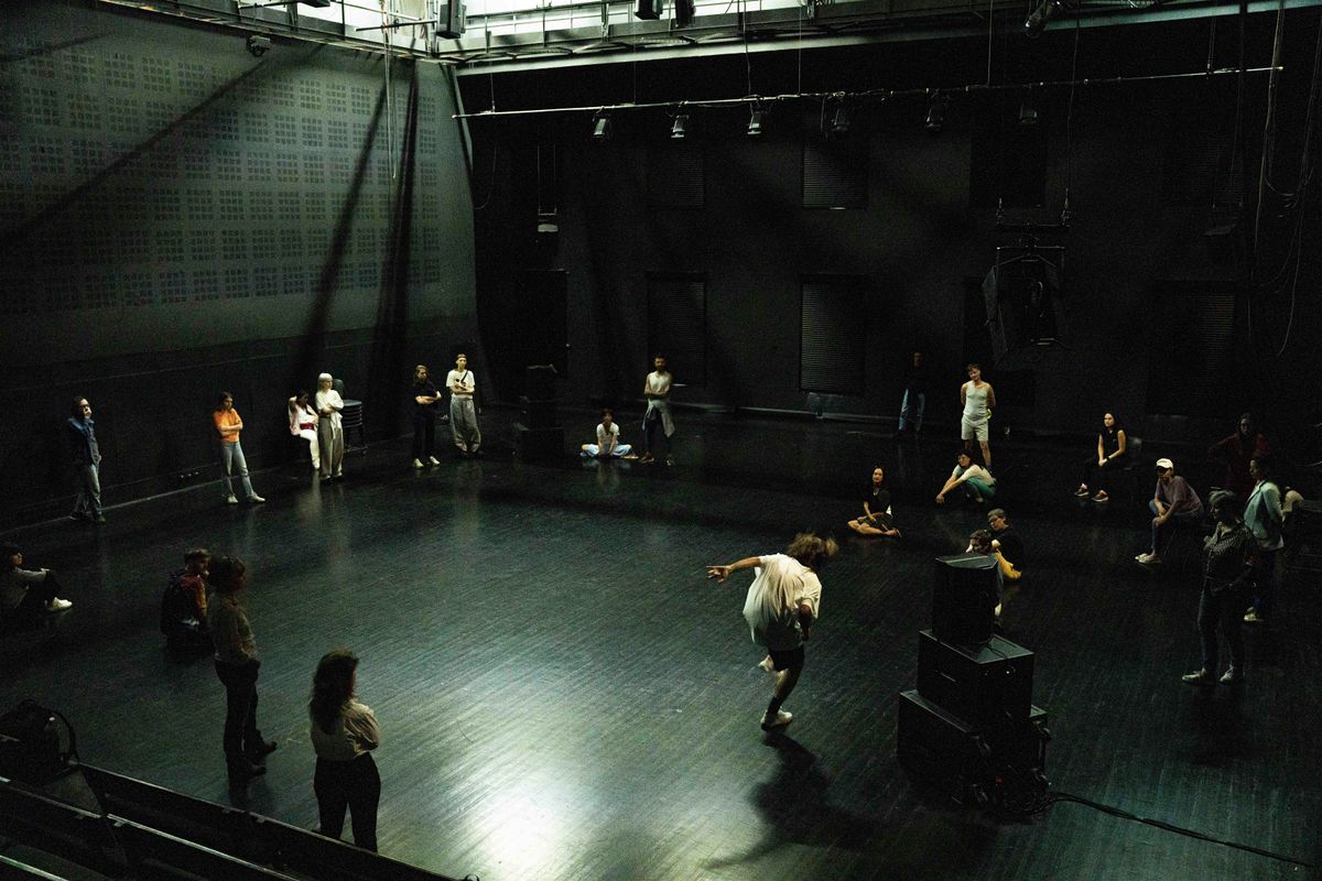 a s s o m b r a \u00e7 \u00e3 o \u2014 Ametonyo Silva