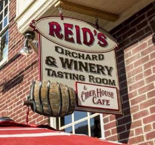 Neil and Shannon w\/ Gary Live at Reid's Winery & Cider House