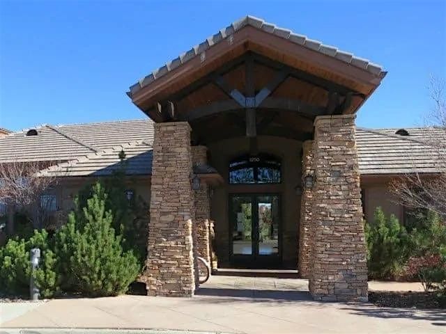 YogaSix Hosts Free Yoga at Vista Ridge