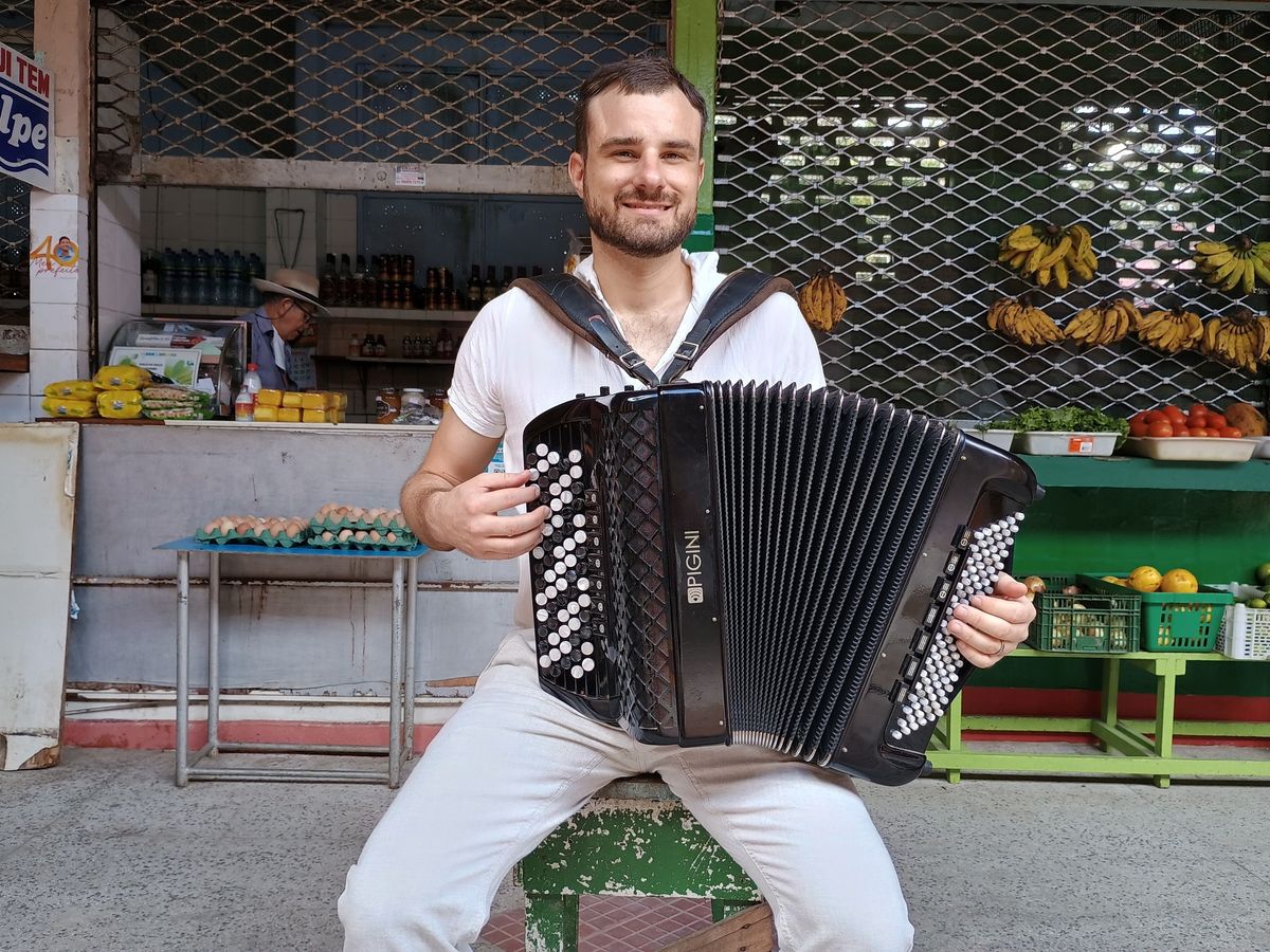 Stefan Matl "Brasilien jenseits von Bossa Nova" im 7*Stern Wohnzimmer