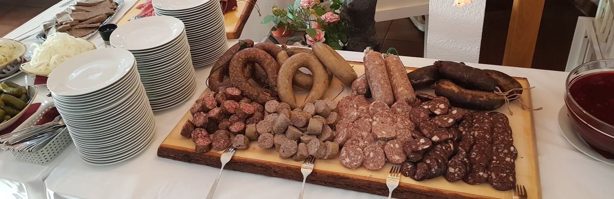 RUSTIKALES BAUERNBUFFET ZUM MITTAG 9. FEBRUAR