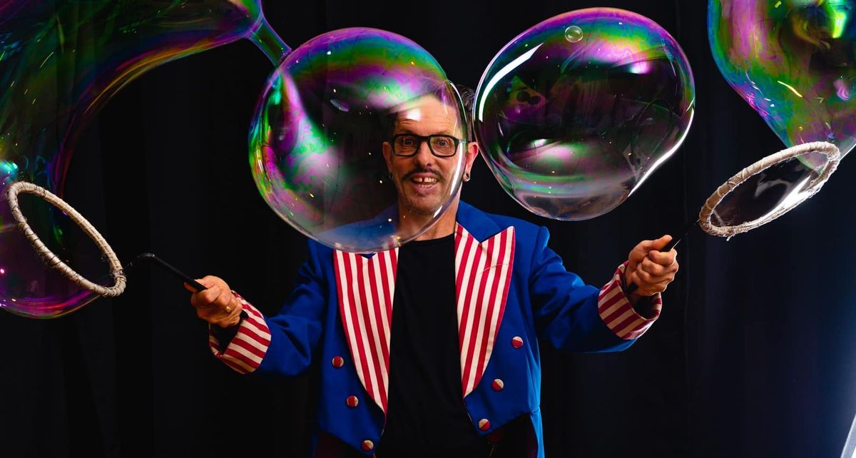 Dr Hubble's Bubble Show