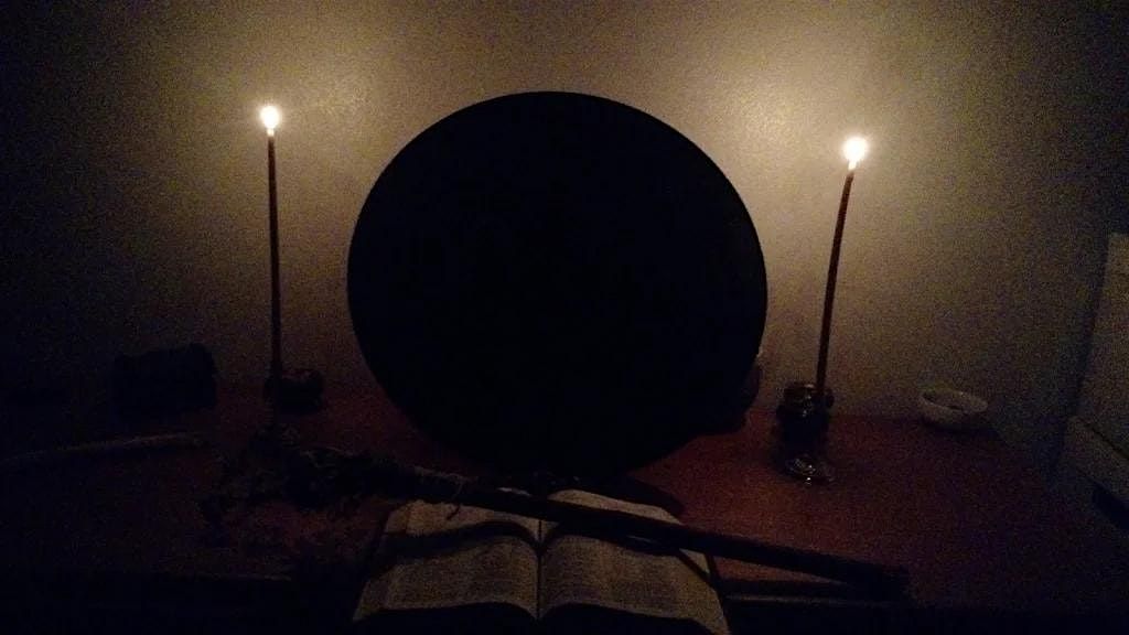 Making and Using Black Mirrors for Divination & Spellwork