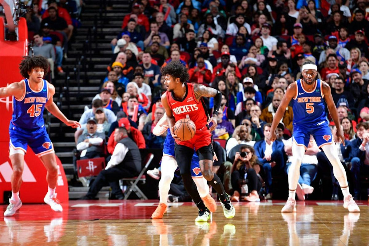 Intelligent Singles at Knicks v. Rockets Game! Shoot Free Throws on Court!