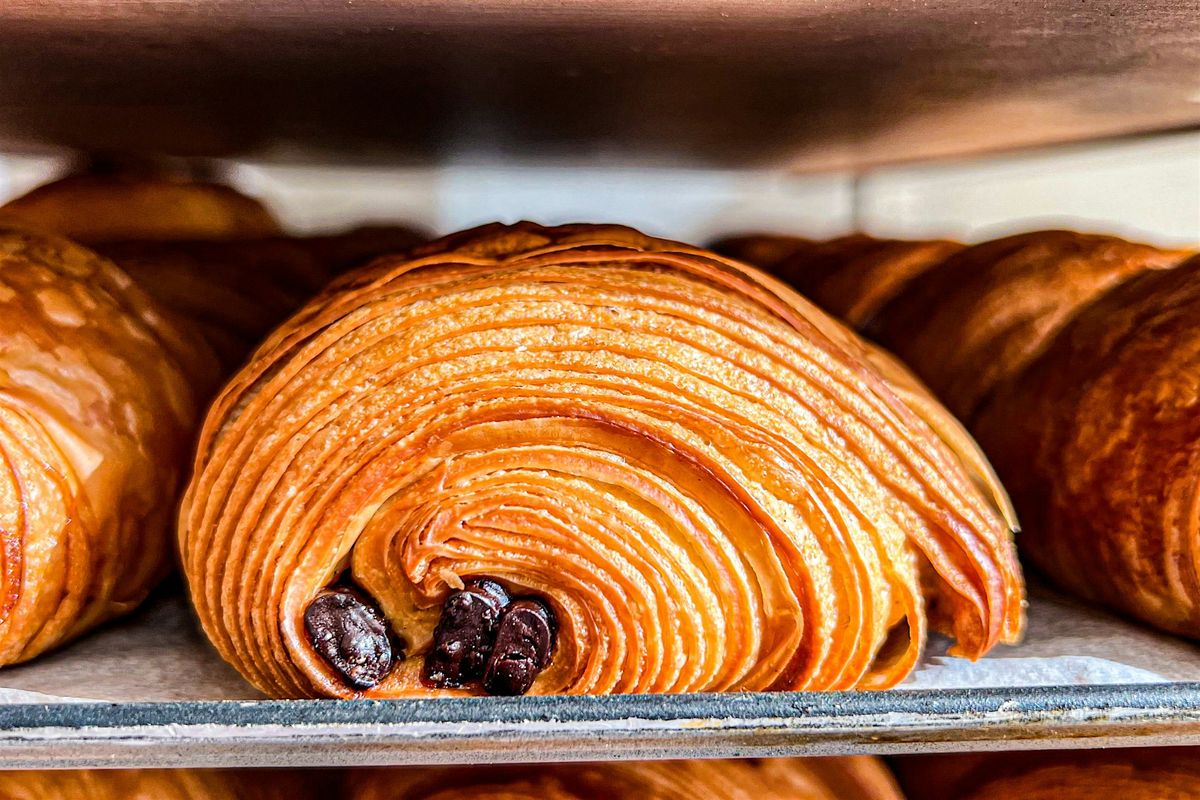 Franz\u00f6siches Fr\u00fchst\u00fccksgeb\u00e4ck: Croissants & Pain au Chocolat