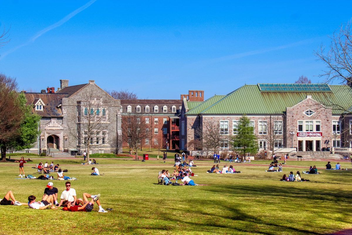 Parking Holy Cross Crusaders at Lafayette Leopards Mens Basketball