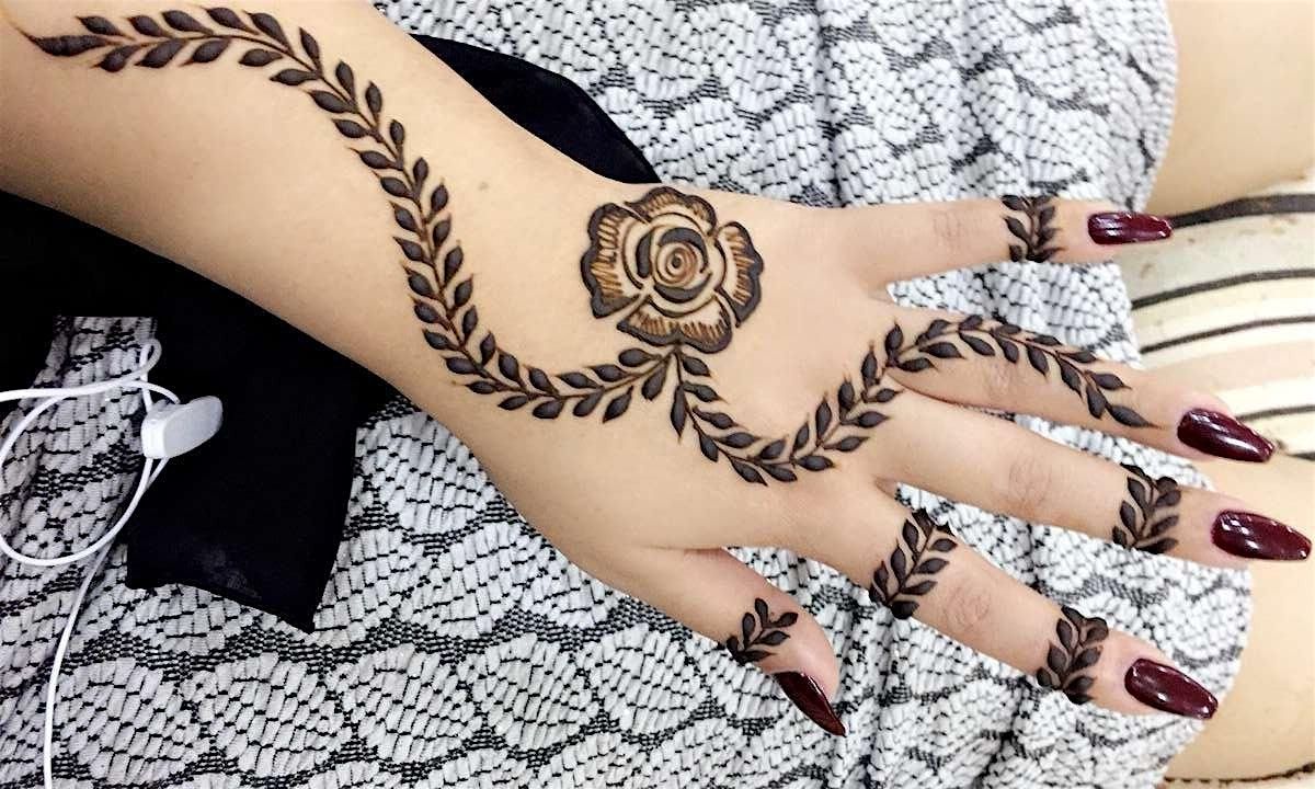 Book your Henna Session at The Pamper Sessions Christmas Market Weekender