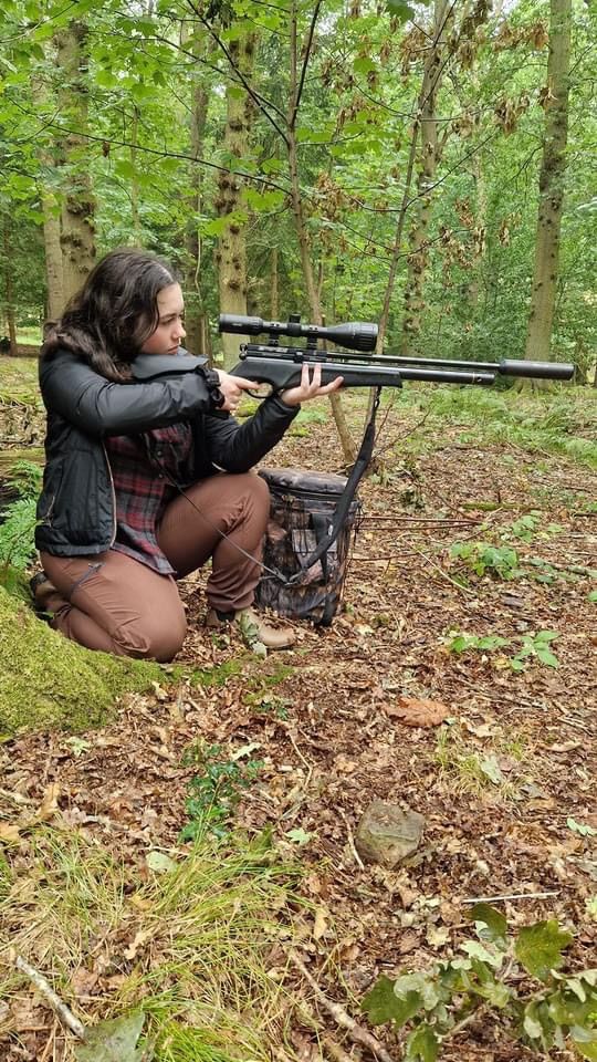 Women\u2019s Lightfoot Introduction to tracking and hunting.