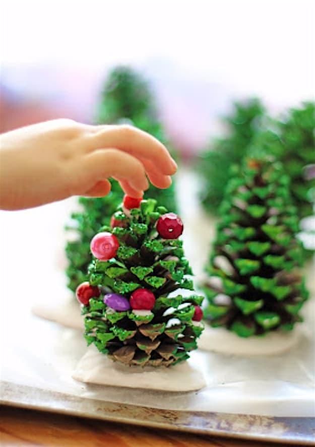 Waste-Free-Festivities: Christmas Cone Trees