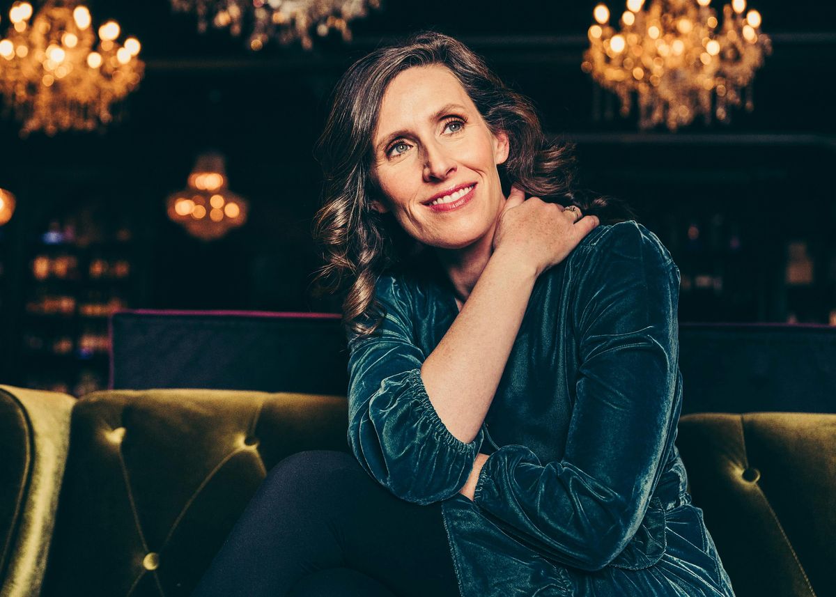 SCOTTSDALE, AZ: Award-Winning Singer-Songwriter Edie Carey in Concert