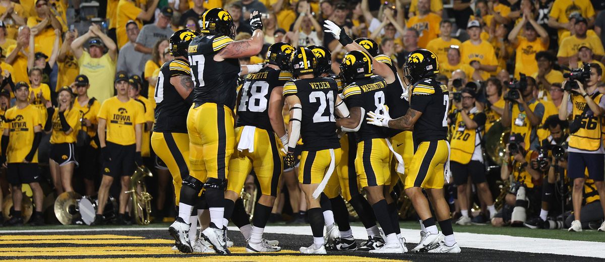 Iowa Hawkeyes at Maryland Terrapins Womens Basketball