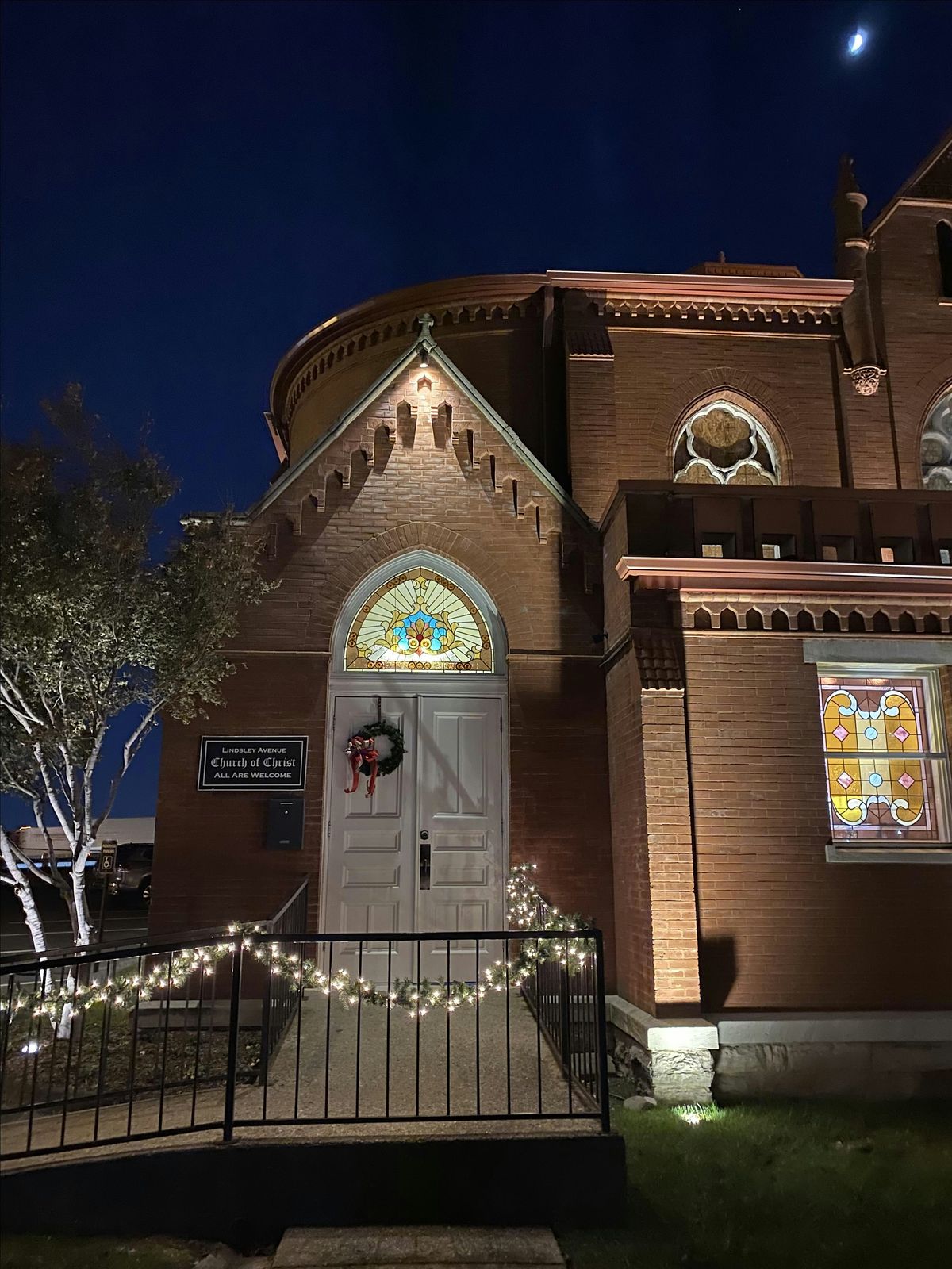 Merriest Strings on Rutledge Hill