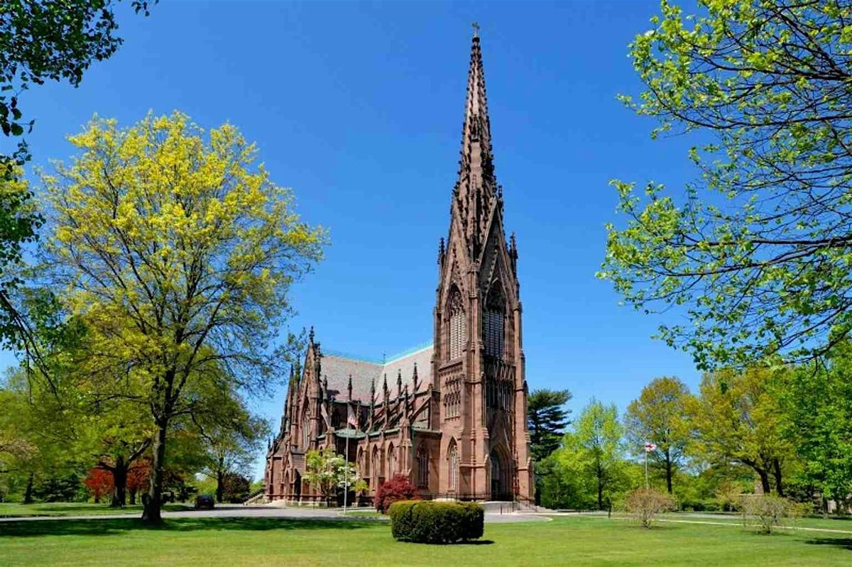 Garden City Audio Tour: Mansions, Monuments & Tracks Through Time