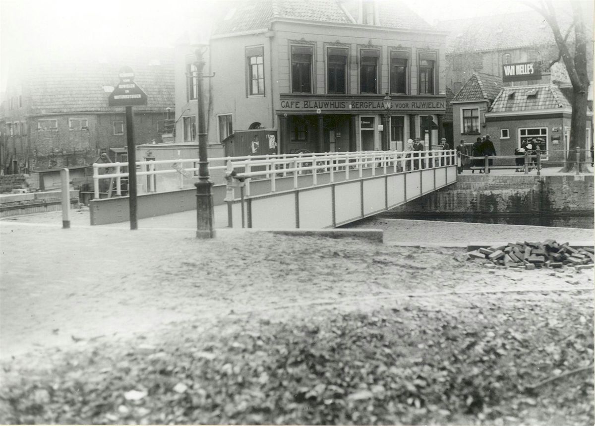 Ad Fahner over Caf\u00e9 Blauwhuis en omgeving