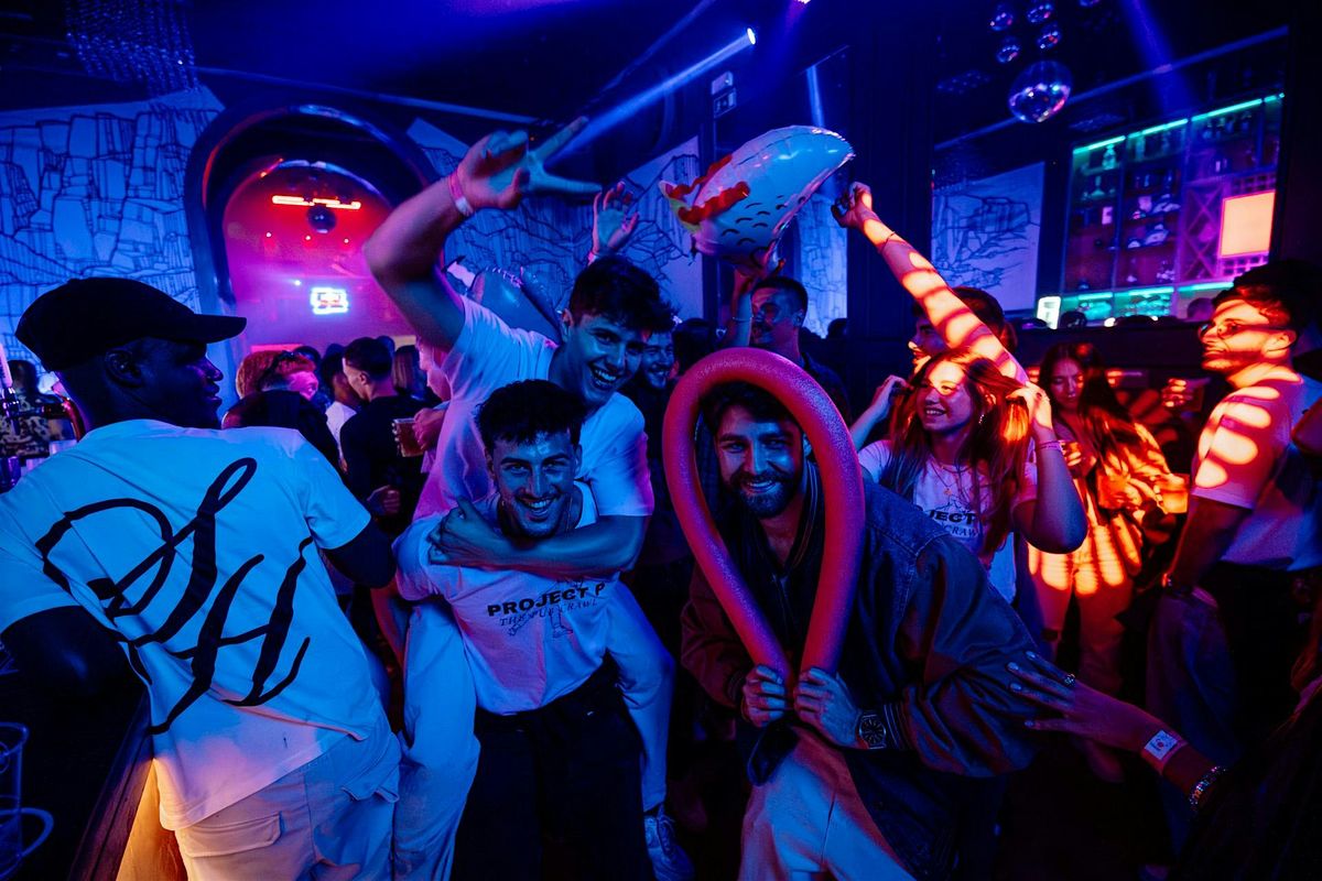 Porto Crazy Pub Crawl with free shots, drinks, games + VIP