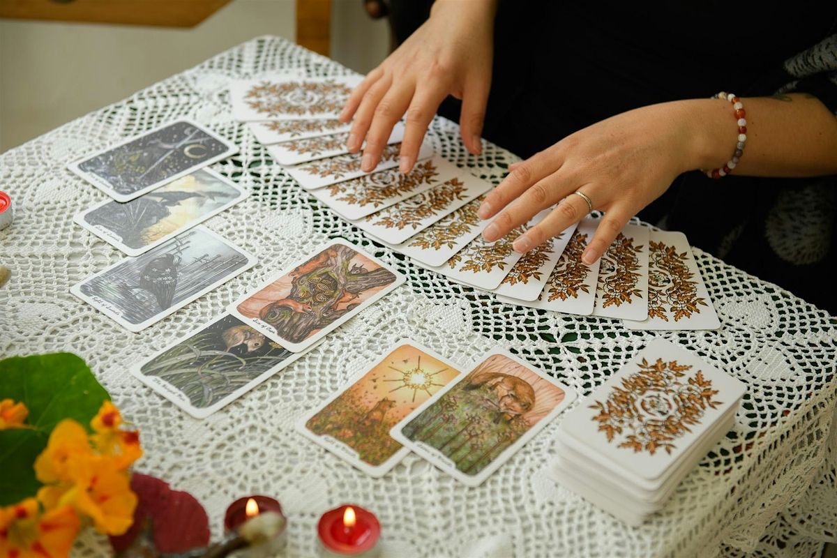 Divinations d\u2019automne : Tarologie, Cartomancie et lignes de la main