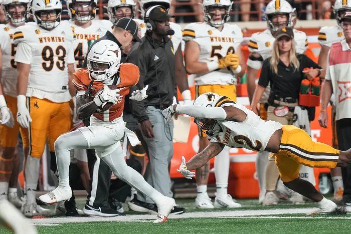 Washington State Cougars vs. Wyoming Cowboys at Gesa Field At Martin Stadium