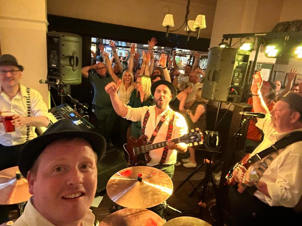 Live at The Blacksmiths Arms, Barwell!\u2019