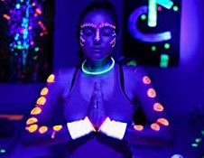 FULL MOON GLOW YOGA