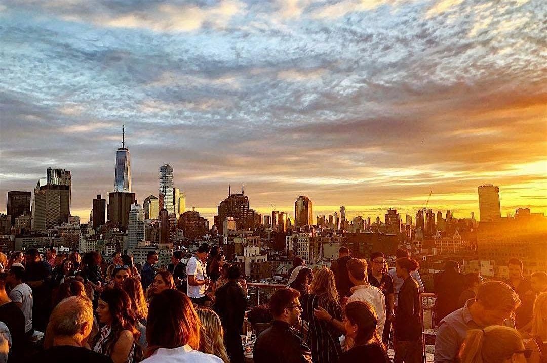 Blue Crawls Presents: NYC ROOFTOP CLUB CRAWL 2024 (Includes 1 Drink)