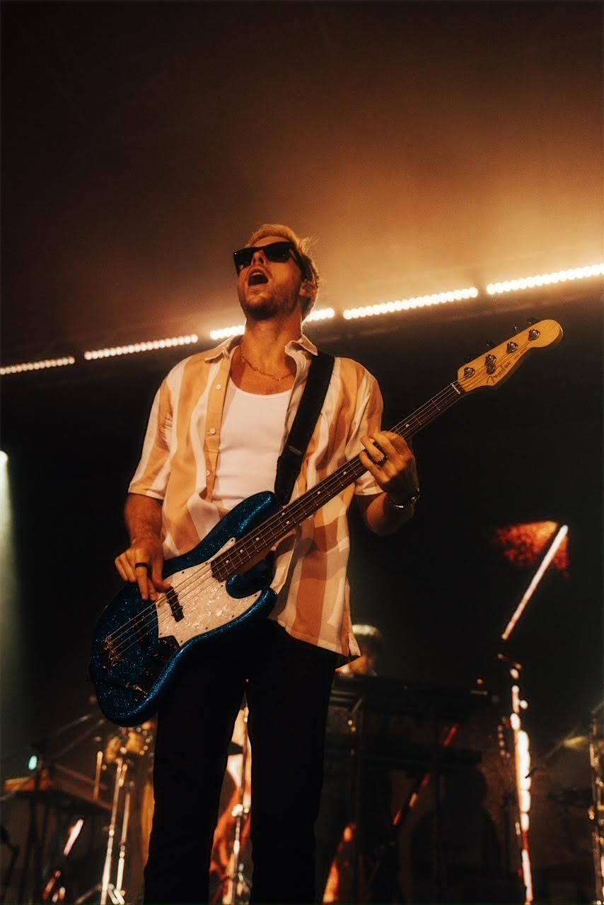 Saturday Night Show w\/ Riker Lynch and The Beachcombers