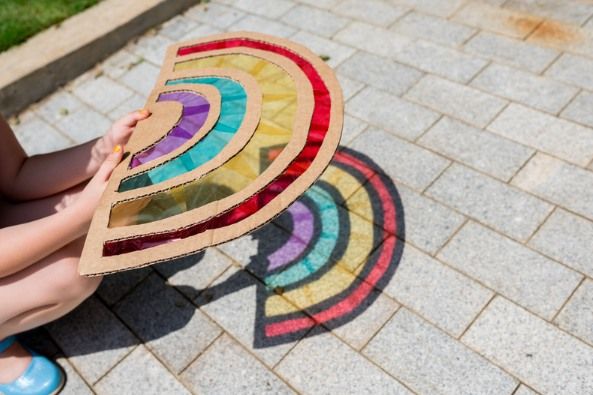 School Holidays: Spring Suncatchers