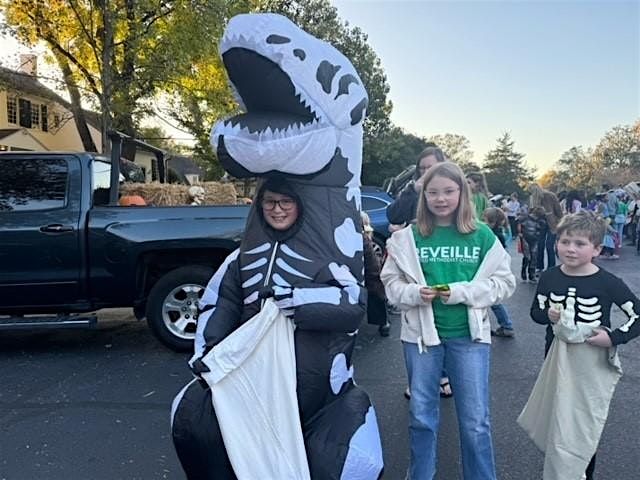 Come to Trunk or Treat at Reveille