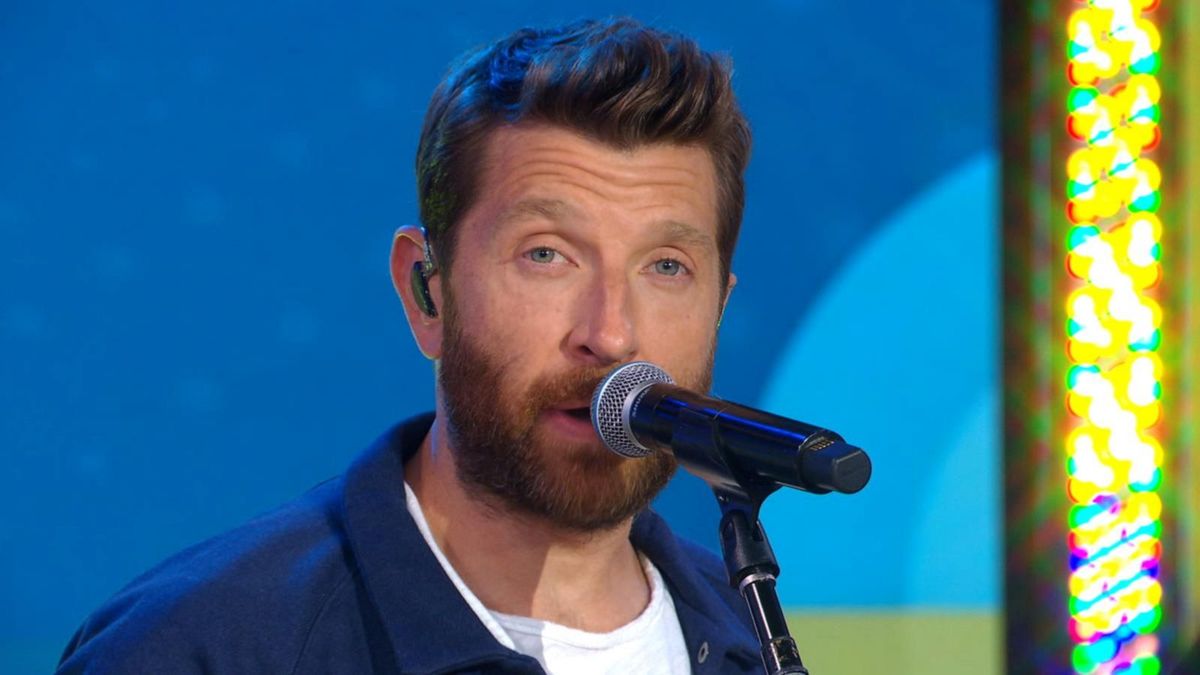 Brett Eldredge at Ryman Auditorium