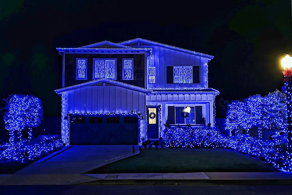 Sixth Annual Holiday Lights Tour & Contest