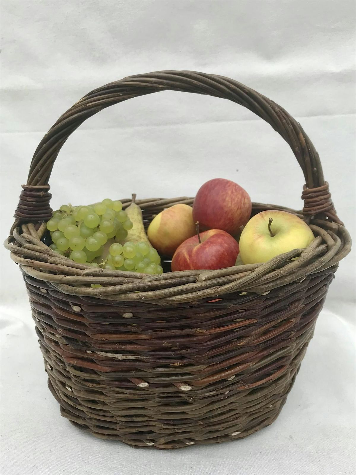 Willow Beginners Round Basket Workshop with Sarah Le Breton