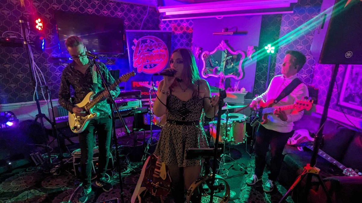 Lunar and the Groove LIVE @ Mount Pleasant Inn, Swadlincote