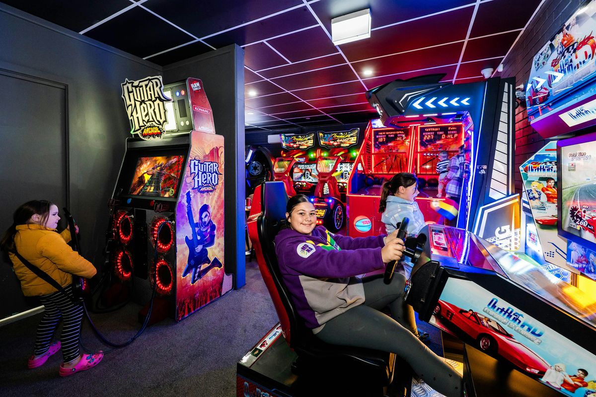 All You Can Play + Pizza Party (Primary School Kids)