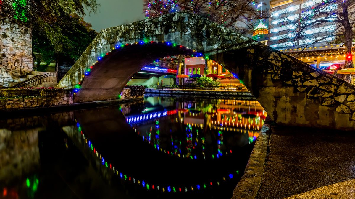 Haunted Holiday Riverwalk Tour