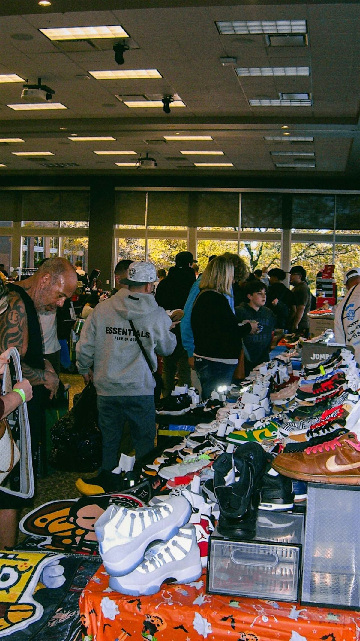SOLE SUMMIT SNEAKER CONVENTION