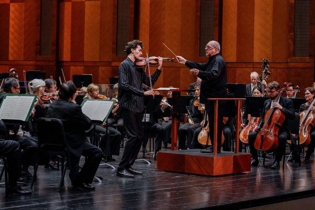 Fort Worth Symphony Orchestra: Dvorak's New World & Mozart's 40th at Bass Performance Hall