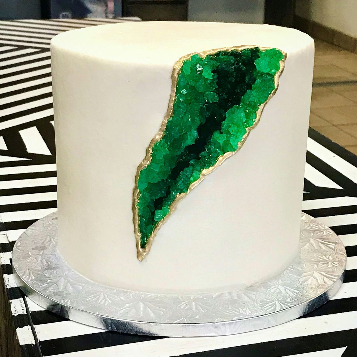 Geode Cake Decorating Class