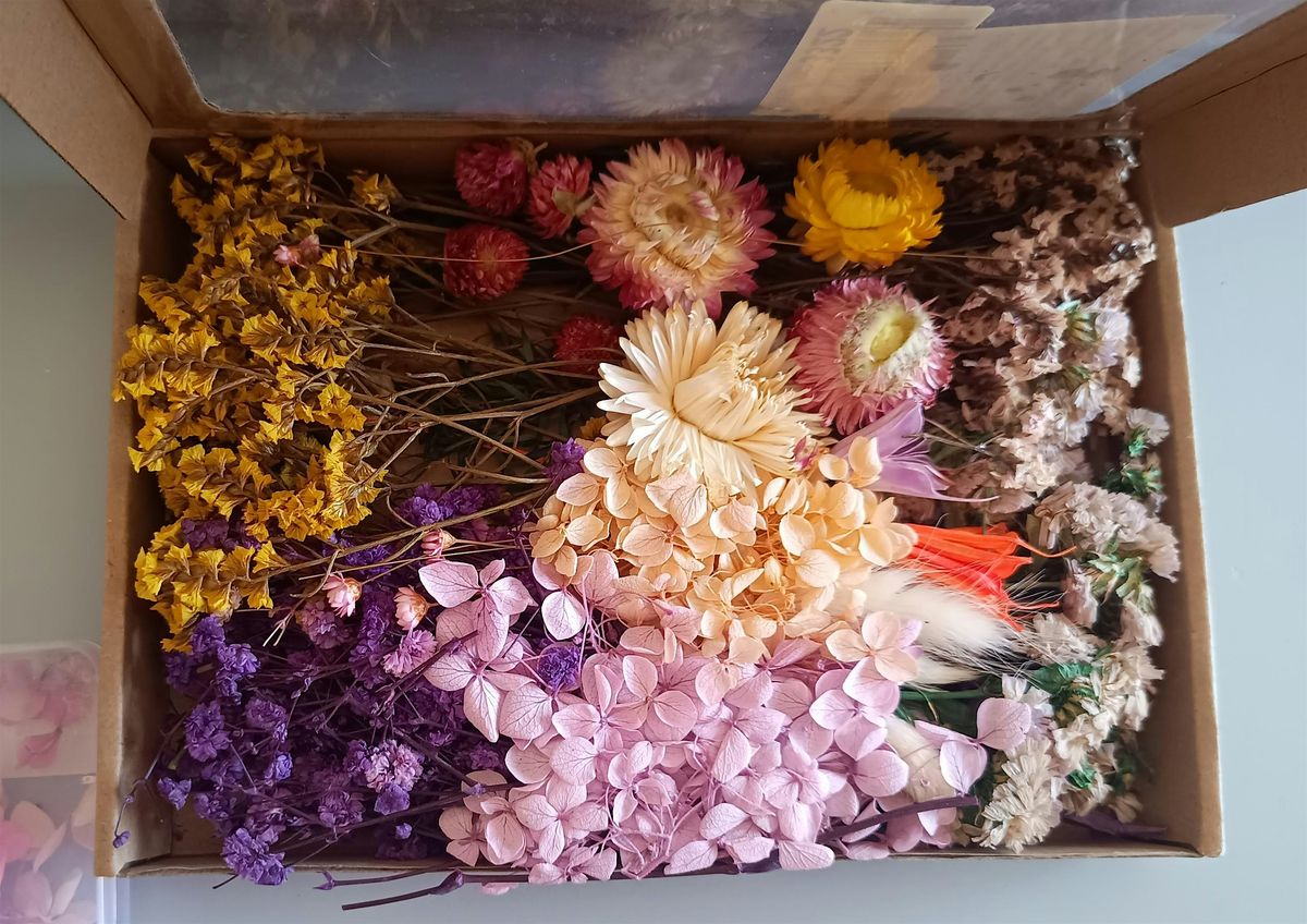 Taller de resina UV: Crea tus joyas con flores \u2728