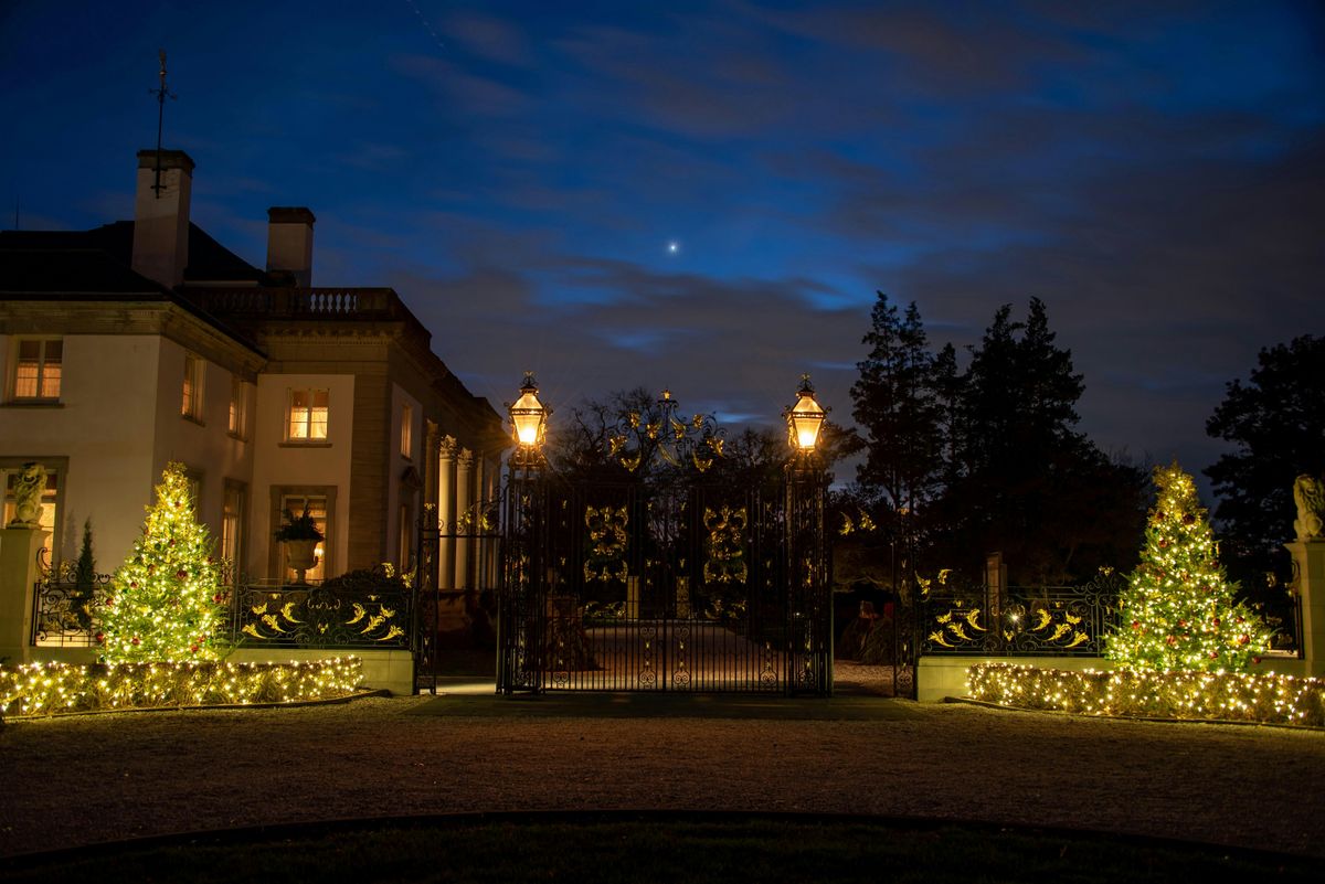 No\u00ebl at Nemours Estate