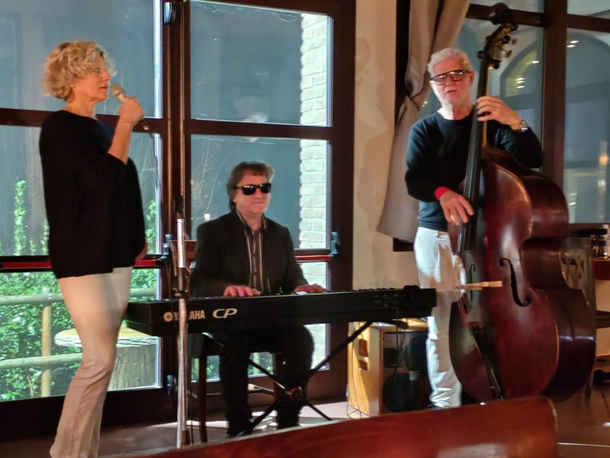 Stefania Montanaro - Andrea Papini - Stefano Belluzzi Jazz Trio!