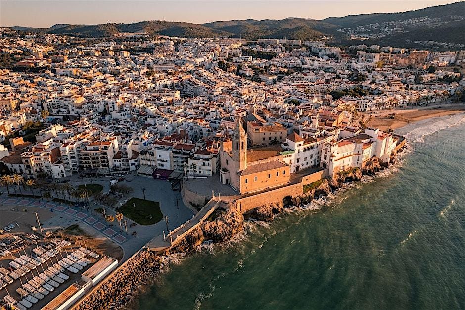 A Date Night Adventure! - Platja de Sant Sebasti\u00e0 Seaside Scaventure