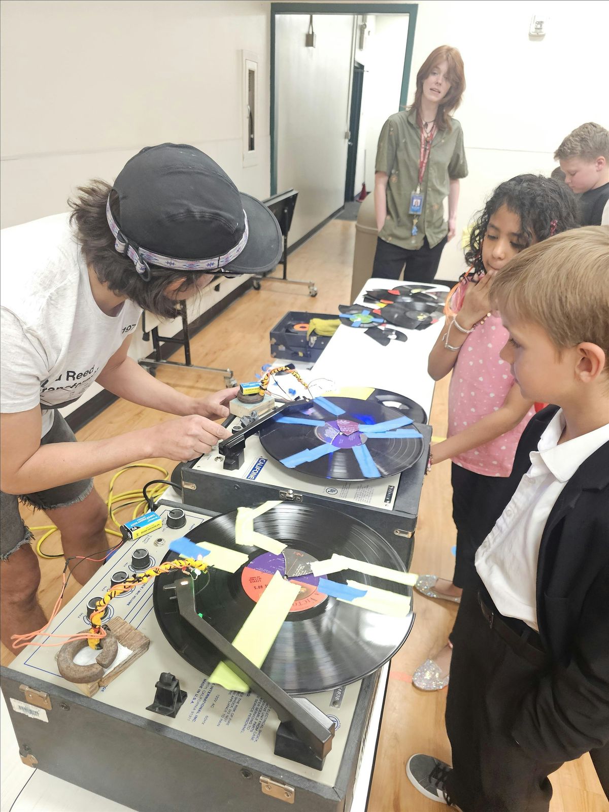Vision Kids: Vinyl Re\/Destruction AM