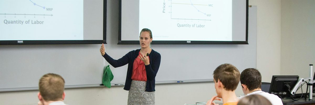 My Parents Are Not Home: Parental Employment and Teenage Fertility