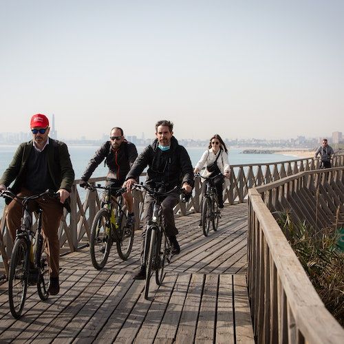 E-Bike, Visita a Vi\u00f1edos, Cata de Vinos y Experiencia de Navegaci\u00f3n desde Barcelona