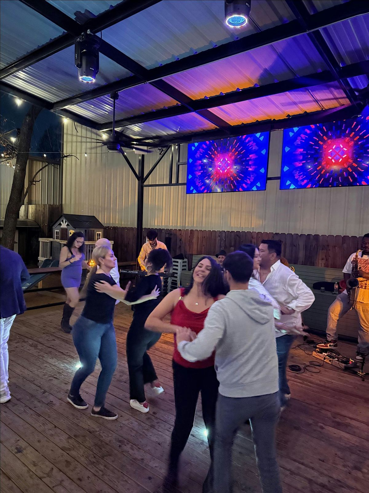 NettBar Salsa Night