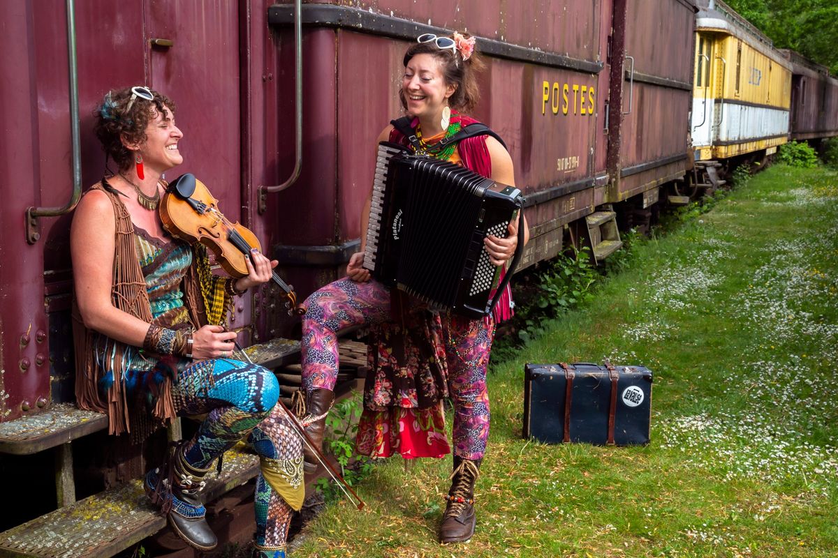 LA VALISE ETHNOFOLK DUO: \u2018TRAIN DE NUIT\u2019 